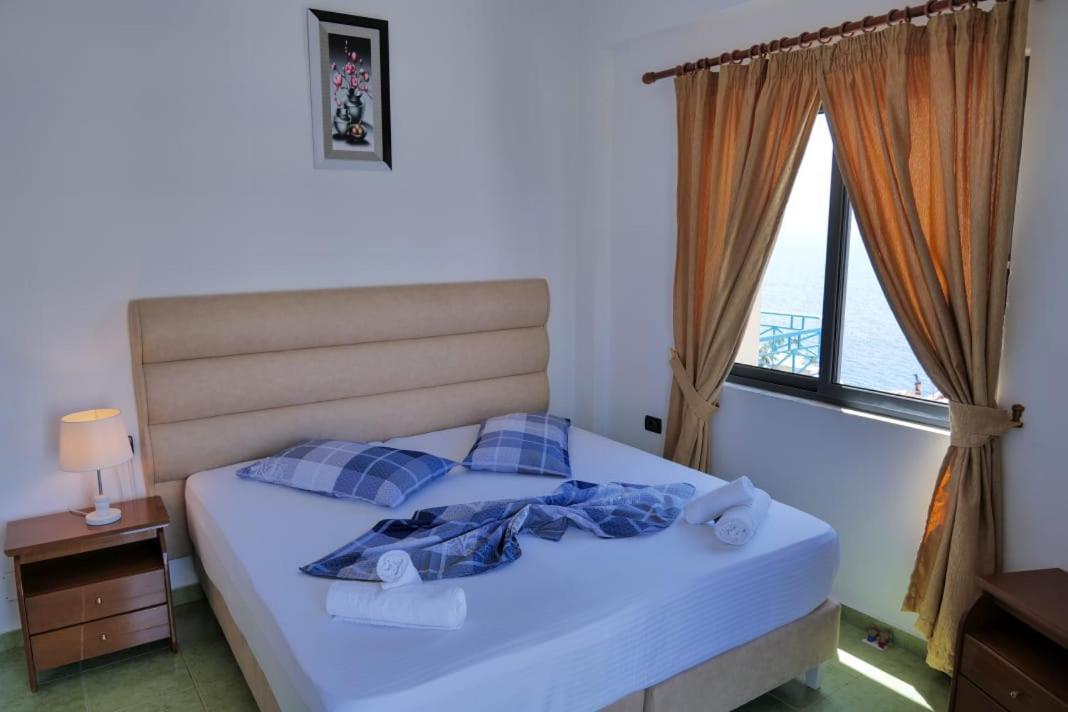 Blue Heaven Hotel Sarande Bagian luar foto