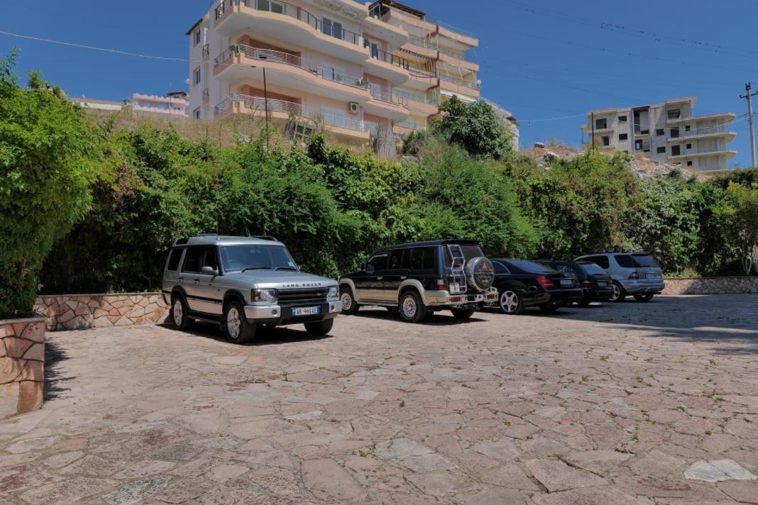 Blue Heaven Hotel Sarande Bagian luar foto