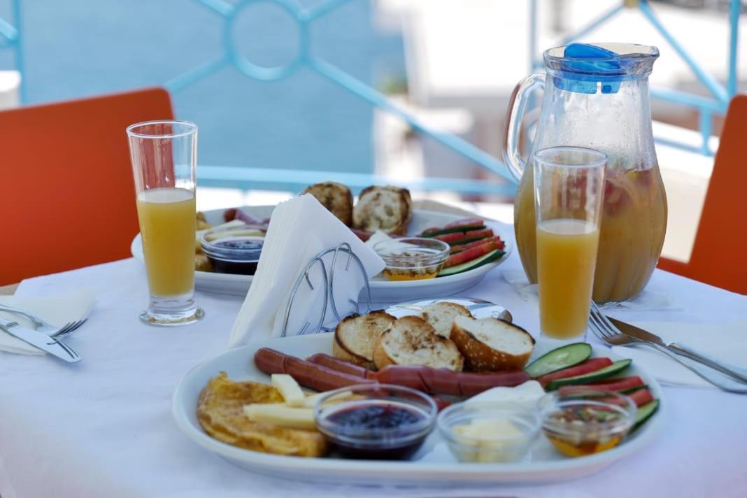 Blue Heaven Hotel Sarande Bagian luar foto