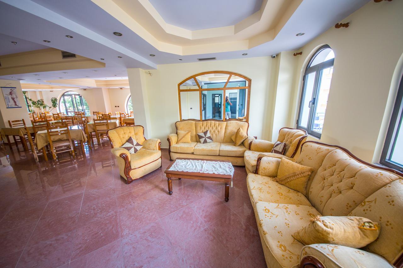 Blue Heaven Hotel Sarande Bagian luar foto