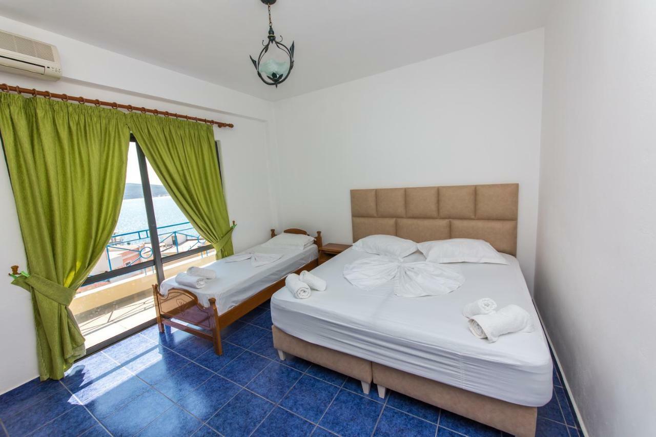 Blue Heaven Hotel Sarande Bagian luar foto