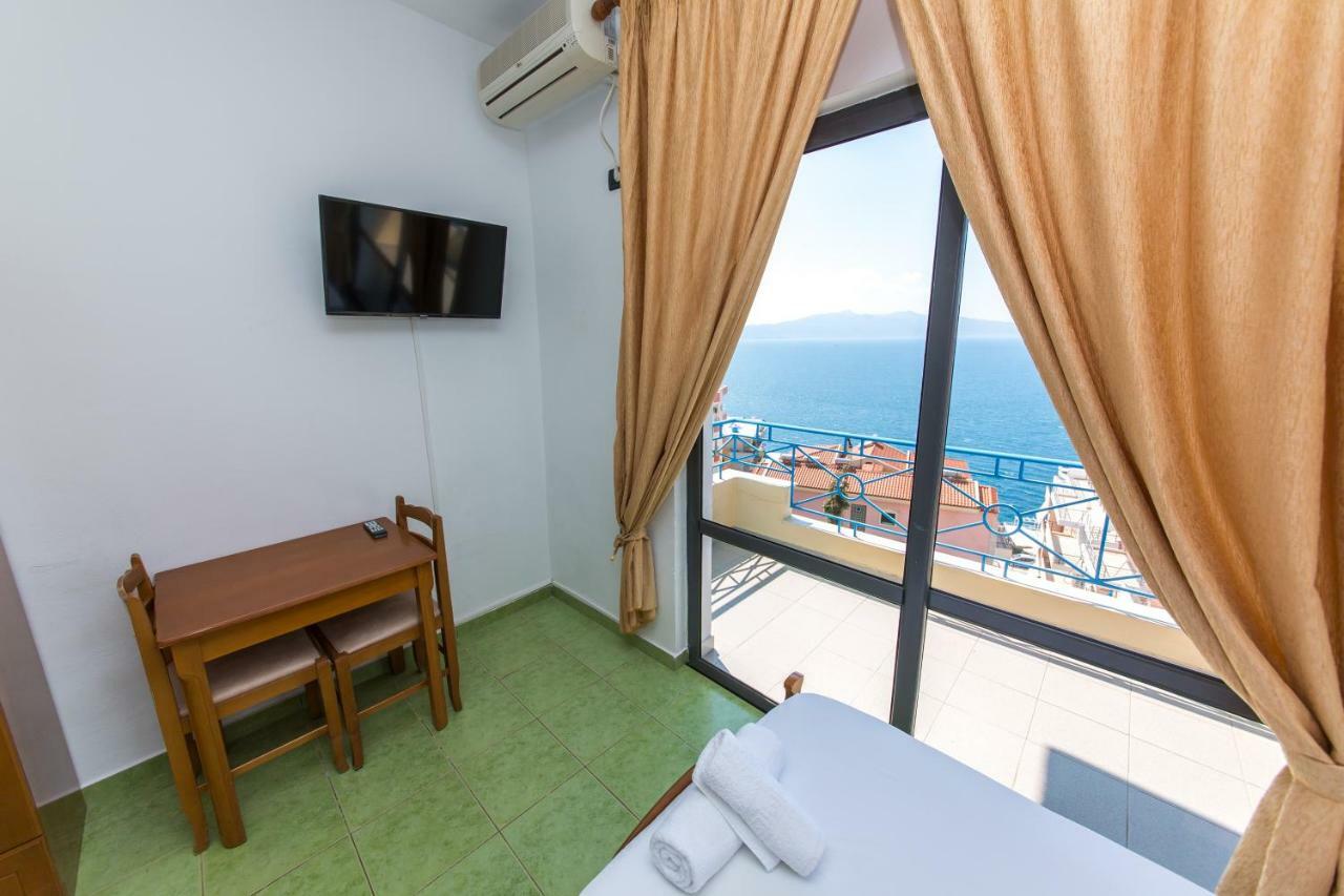 Blue Heaven Hotel Sarande Bagian luar foto